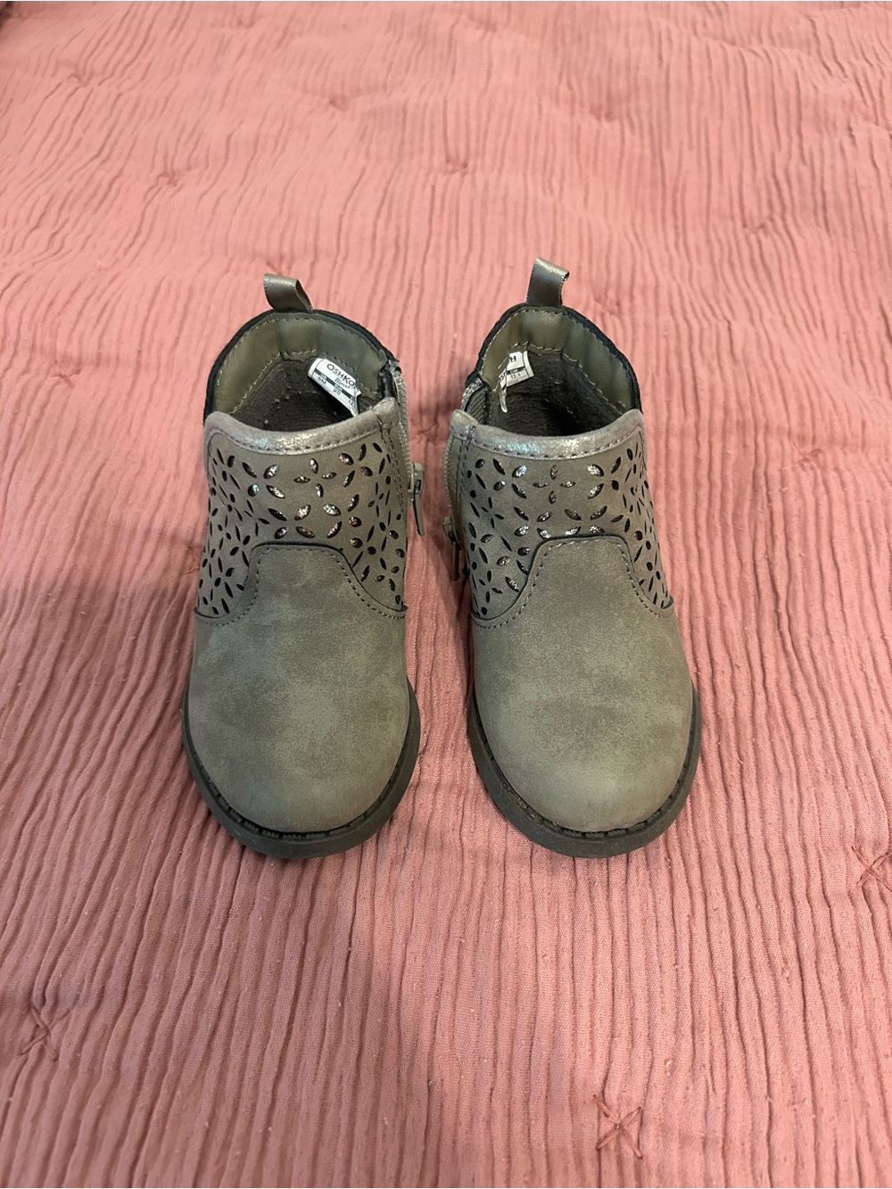 OshKosh B'gosh Gray Kids Cutout Slip-On Boots